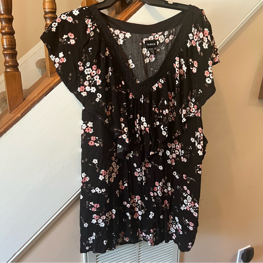 Torrid Black Floral Print Crepe Ruffle Sleeveless Top